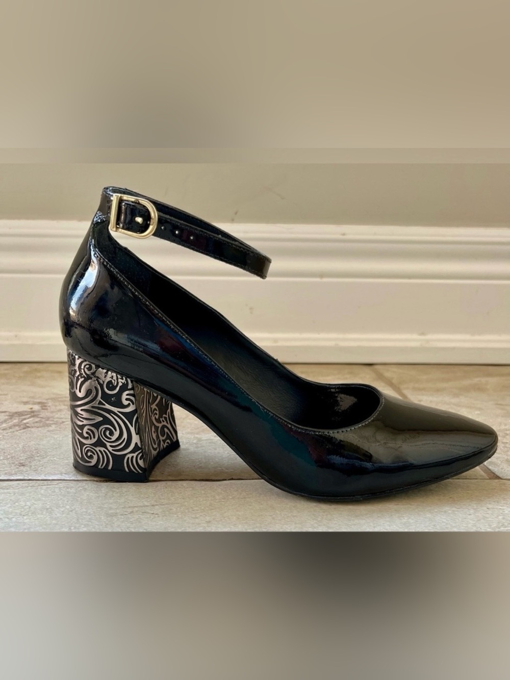 Capelli Rossi Black Patent Heels with ankle strap. Sz 37 (6.5-7)
